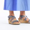 Sibyl cu cataramă inelară din piele nubuc Sibyl cu cataramă inelară din piele nubuc